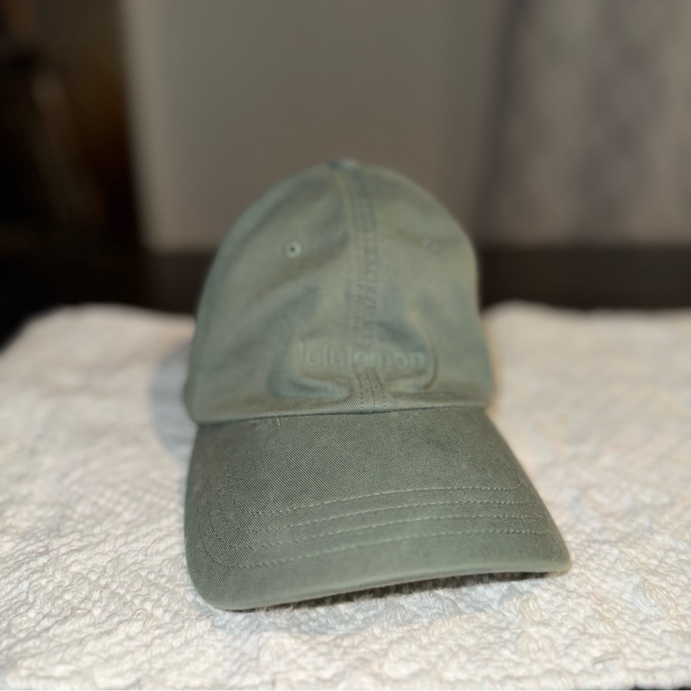 lululemon athletica Olive Hat